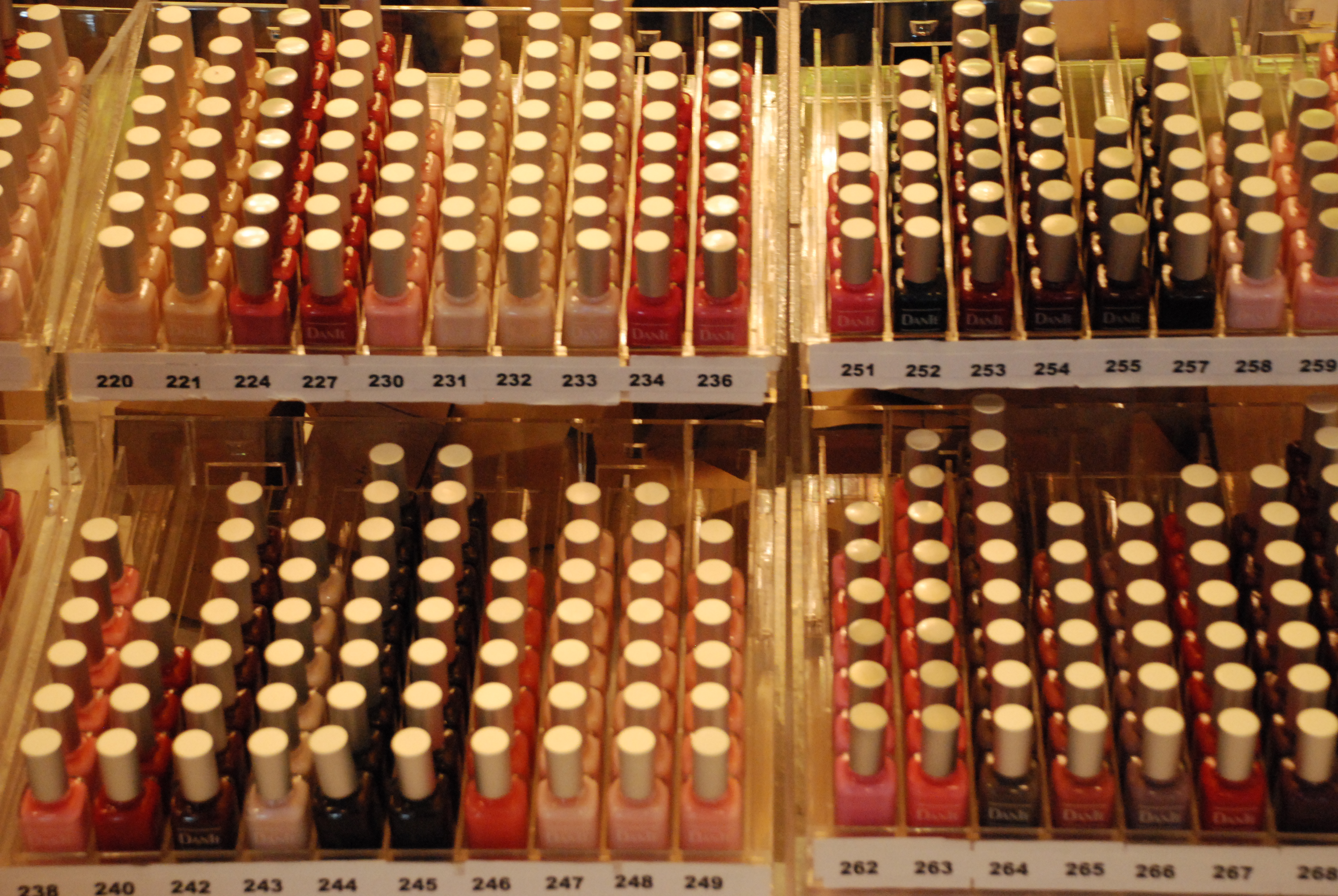 Liz'N premium nail product collection